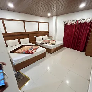 Ponnus Silver Star Hotel Munnar
